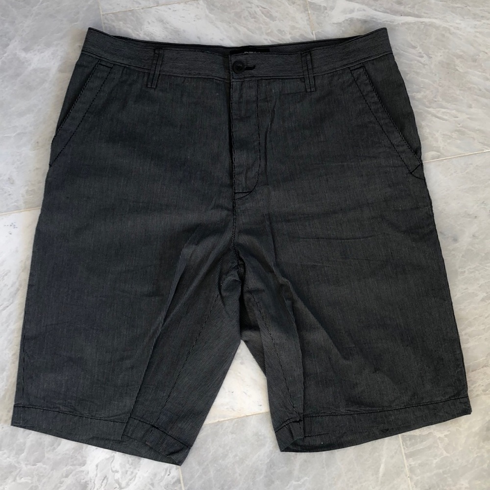 APT.9 Men’s black and white striped shorts size 34 NWOT